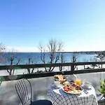 Apartamento Desenzanoloft Garda Golden Sunrise Official Partner Homes And By Marriott Bonvoy *