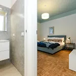 Desenzanoloft Garda Golden Sunrise Official Partner Homes And By Marriott Bonvoy Apartamento Desenzano del Garda