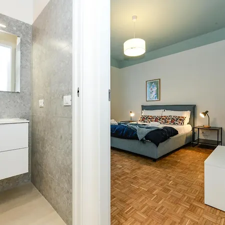 Desenzanoloft Garda Golden Sunrise Official Partner Homes And By Marriott Bonvoy Apartmán Desenzano del Garda