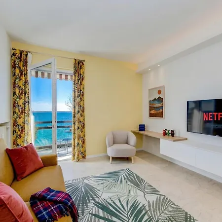 Desenzanoloft Garda Golden Sunrise Official Partner Homes And By Marriott Bonvoy * Desenzano del Garda